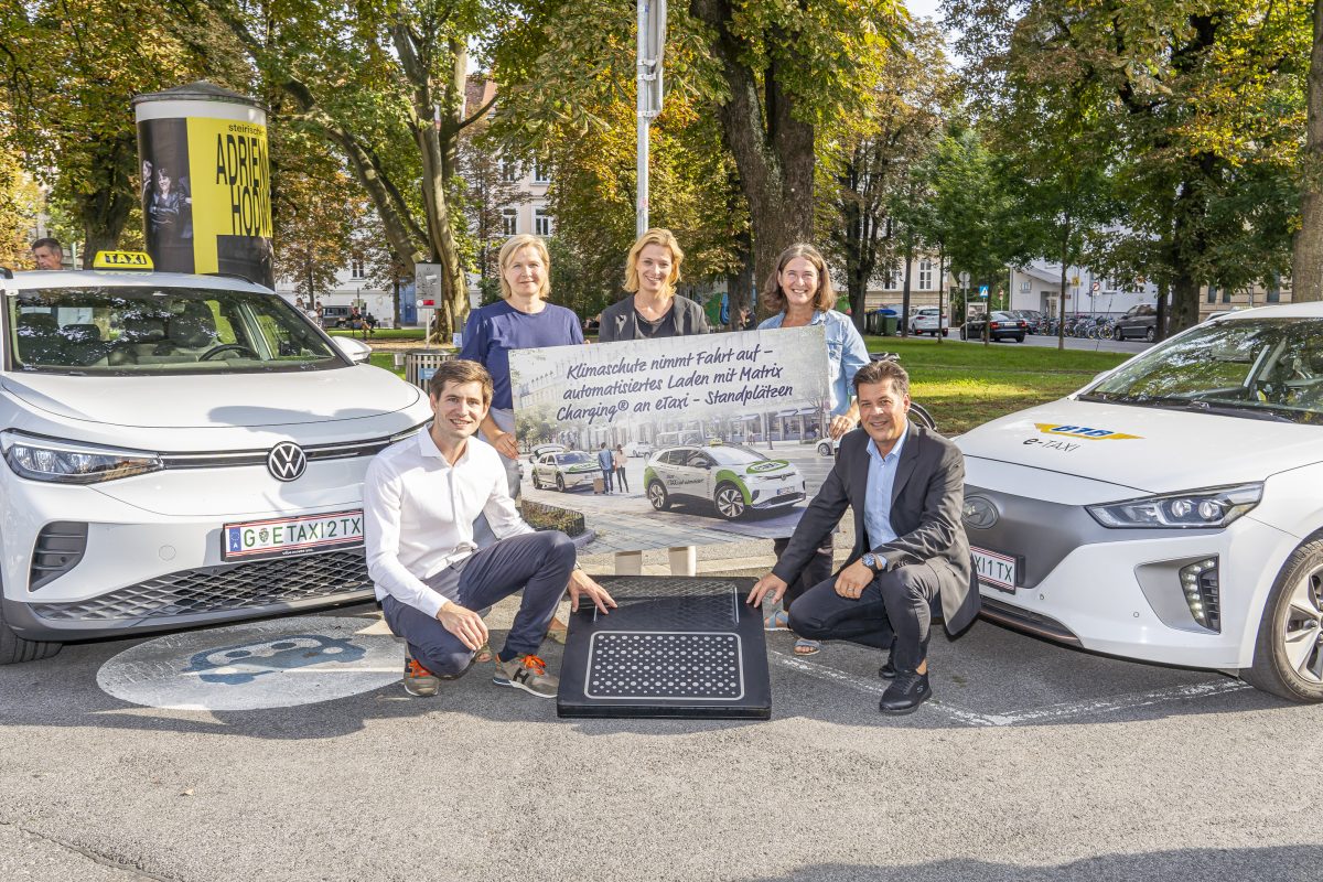 Elke Kahr (Bürgermeisterin), Judith Schwentner (Vizebürgermeisterin), Hermann Stockinger (Easelink), Bertram Werle (Stadtbaudirektor), Barbara Urban (Verkehrsplanung)