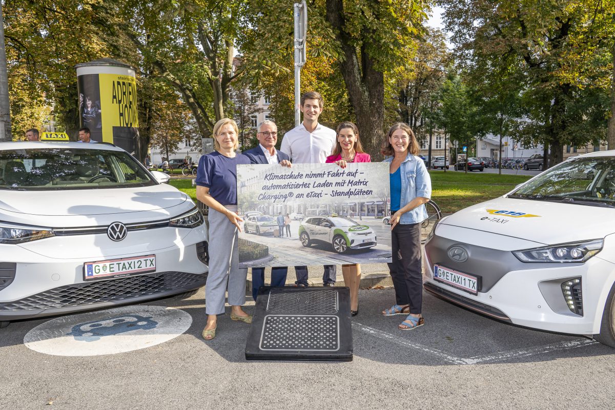 Elke Kahr (Bürgermeisterin), Judith Schwentner (Vizebürgermeisterin), Sylvia Loibner (Taxi 878), Peter Lackner (WKO Steiermark), Hermann Stockinger (Easelink)